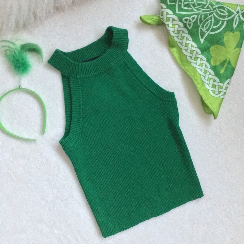 Sleeveless Ribbed Crop Tank